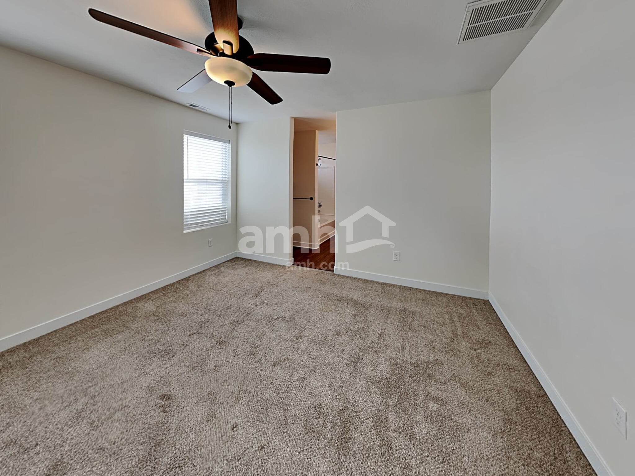 Building Photo - 317 W Willow Creek Dr