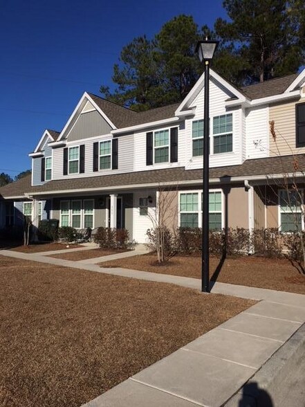 Primary Photo - 447 Truman Dr