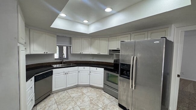 Building Photo - LONG TERM! 3 Bedroom 3 Bath Pool Home!