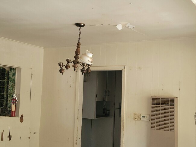 Building Photo - 642 W 75th St