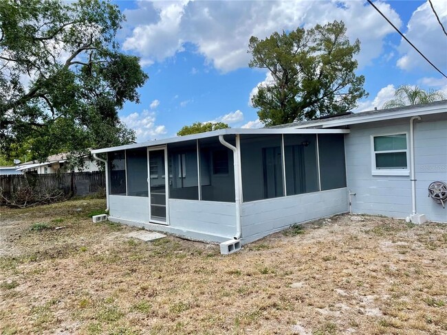 Building Photo - 5330 Hondo Way