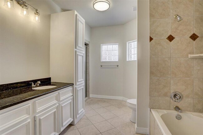 Building Photo - 5519 Bridlewood Dr