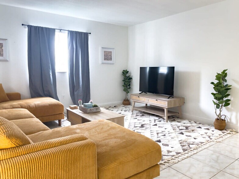 Building Photo - 505 Fillmore Ave