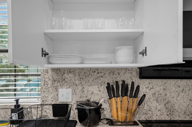 Building Photo - 13930 Heritage Club Dr