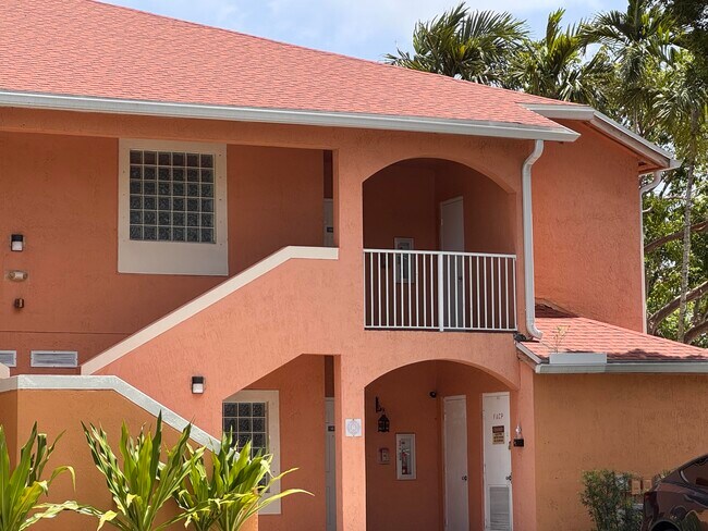 Building Photo - 6936 SW 39th St