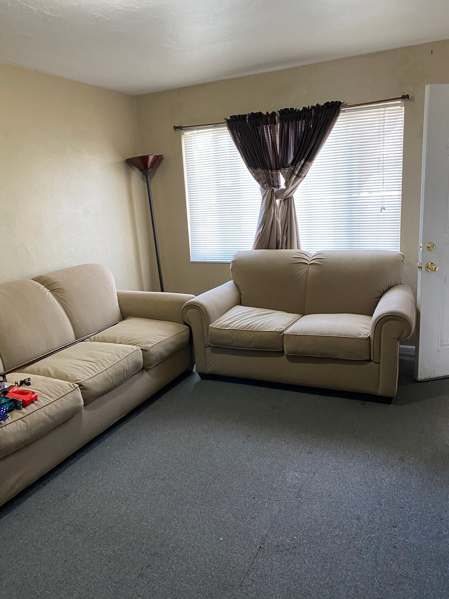 Livingroom - 790 14th N St
