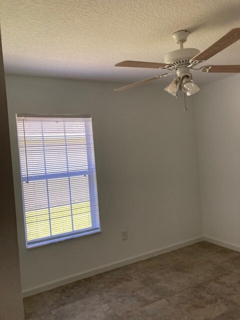 Building Photo - 29 Pony Ln