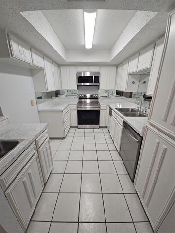 Building Photo - 817 W Rochelle Rd