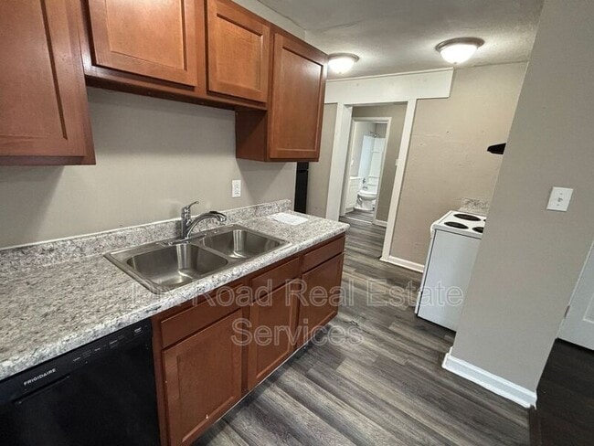 Building Photo - 1111 Richmond Ave