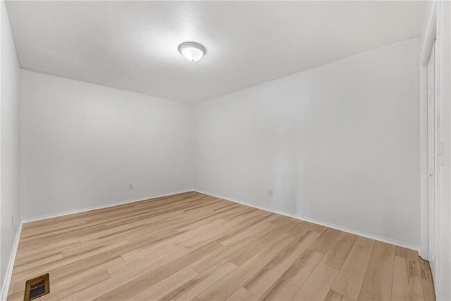 Building Photo - 14804 Dutchmans Dr