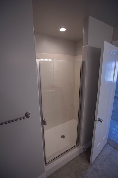 Building Photo - 4332 W Quiet Shade Dr