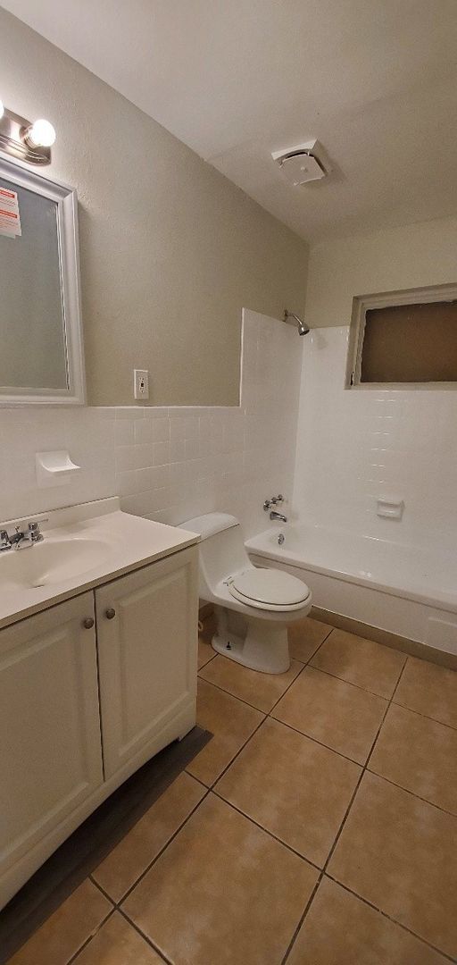 Building Photo - 3-Bedroom, 2-Bathroom Home for Rent in Winter Haven MOVE IN SPECIAL $500 OFF SECOND MONTH