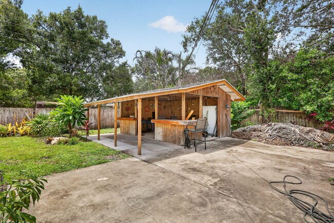 Building Photo - 1125 41st Ave