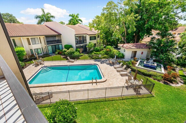 Building Photo - 800 Hudson Ave