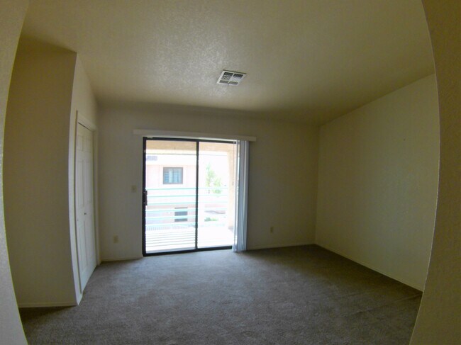 Building Photo - 3400 Sunriver Rd