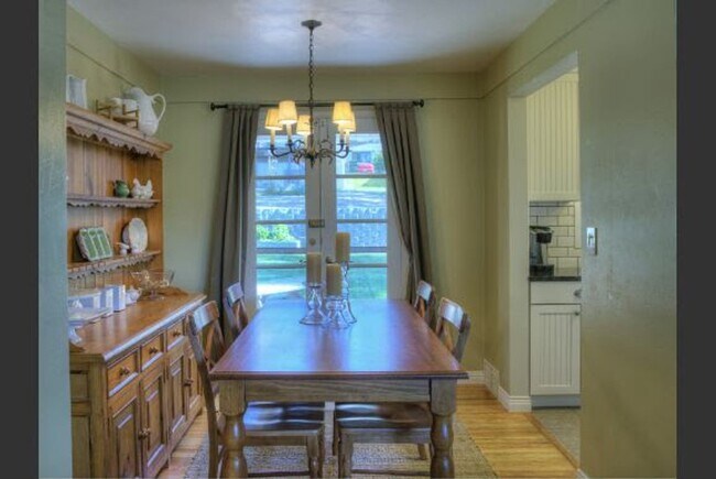 Building Photo - Available June 5th Spacious 3 Bedroom Rancher with Finished Basement & Beautiful Upgrades