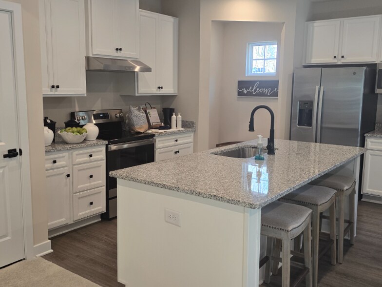 Building Photo - 1900 Enon Sta Dr