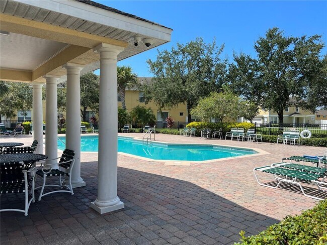 Building Photo - 4850 Poolside Dr
