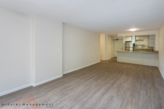 Building Photo - 3138 Waialae Ave