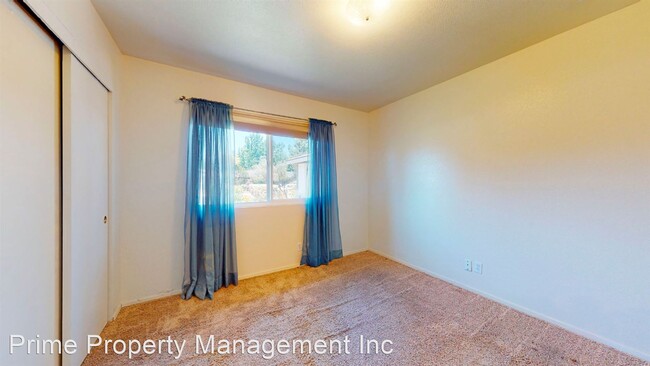 Building Photo - 3 br, 2 bath House - 1152 Menlo Avenue
