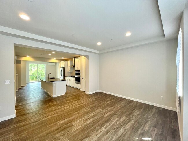 Building Photo - Great Townhome for rent