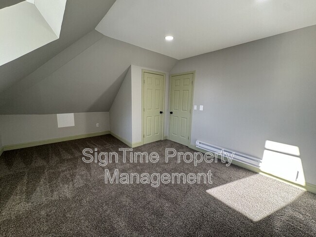 Building Photo - 25 Wayside Ave