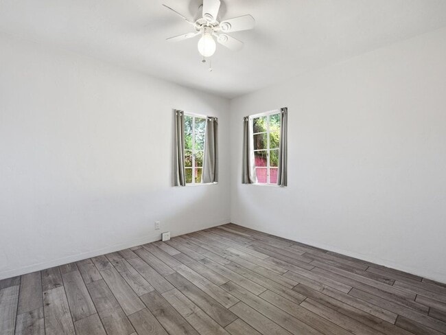 Building Photo - Charming 2-Bedroom Home with Vintage Character & Modern Comforts