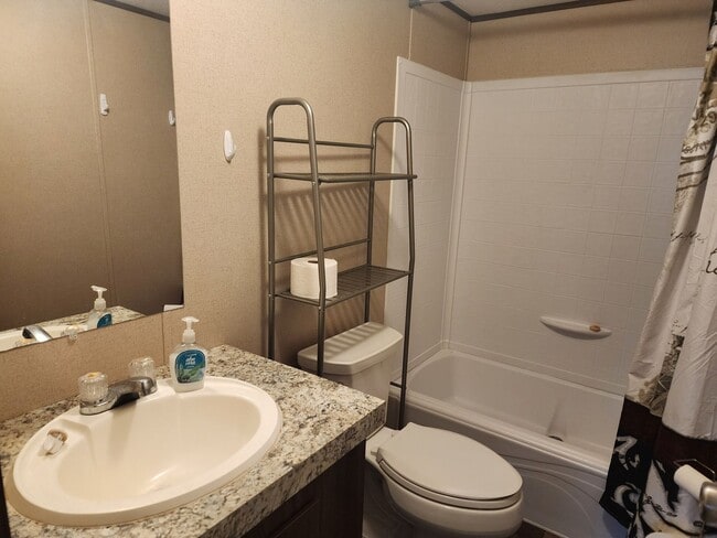 Building Photo - RANCH HOME