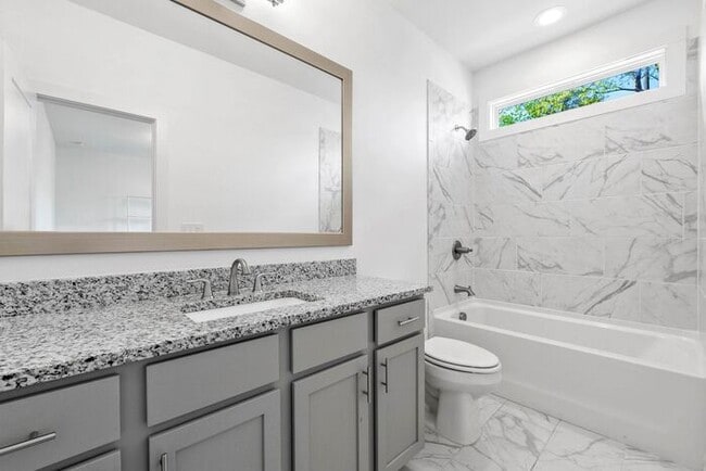 Building Photo - 3388 Kelowna Ct