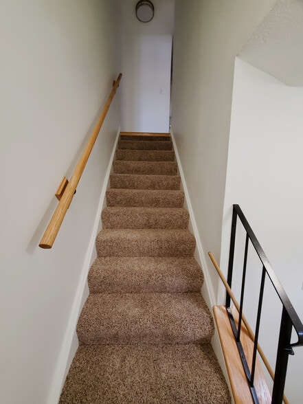 Stairs - 86 Wakefield Cir