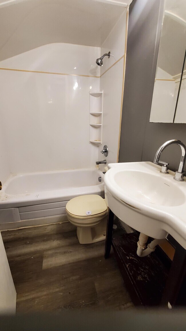 Building Photo - 3606 Dale Ave