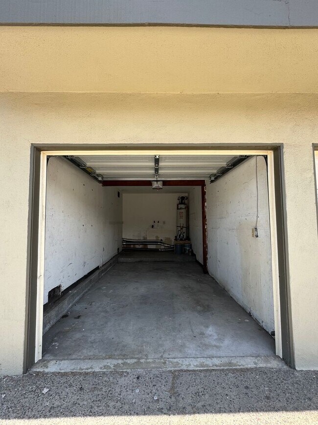 Building Photo - 7302 Elk Cir