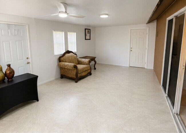 Building Photo - 1481 SW Jacksonville Ave