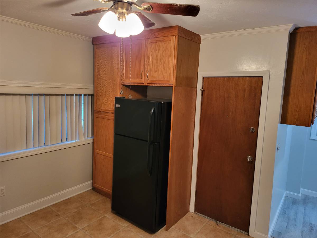 Building Photo - 517 Summer St