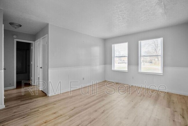 Building Photo - 103 Hubert Dr