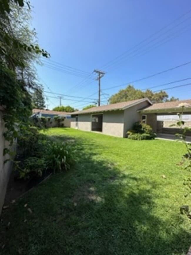 Building Photo - Beautiful Home in a Lovely Neighborhood! Available Spacious 2 Bedroom and Two Bathroom!