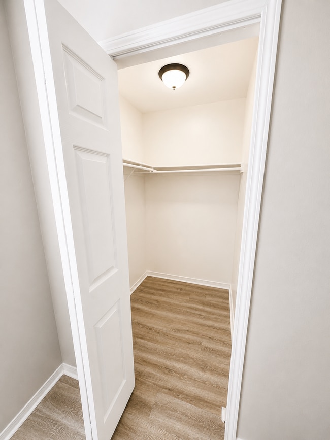 Building Photo - 1835 Zebulon Dr