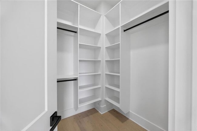 Building Photo - 405 Thunder Rd