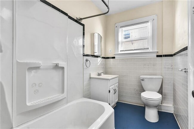 Building Photo - 266 Sayles Ave