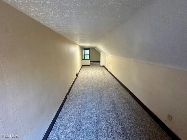 Building Photo - 162 Westwood Ave