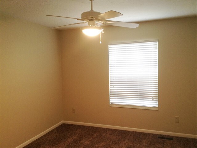 Building Photo - 9021 Crimson Oak Dr