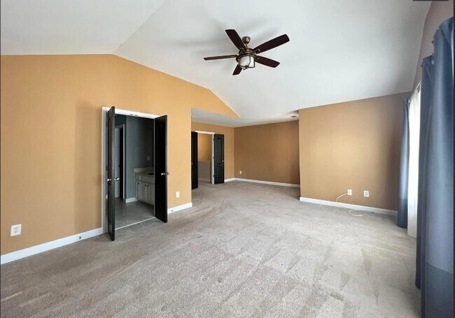 Building Photo - 1688 Oakbrook Lake Dr NW