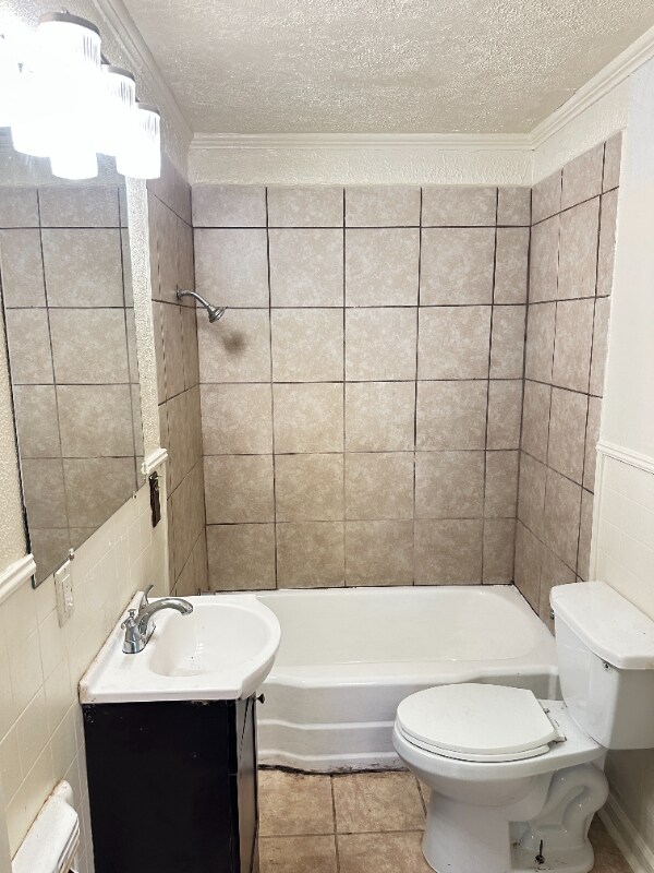 Building Photo - 3679 Southland Dr