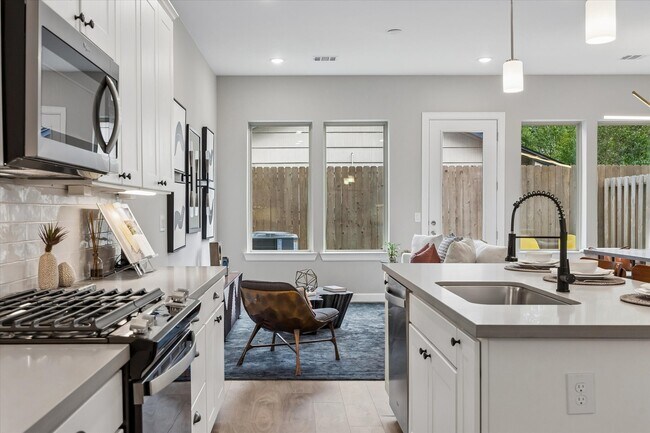 Building Photo - 5217 Amber Sunrise Dr