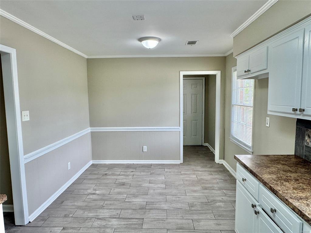 Building Photo - 502 Adler Dr