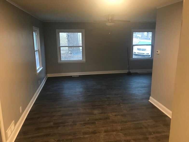 Building Photo - 2912 S 23rd St