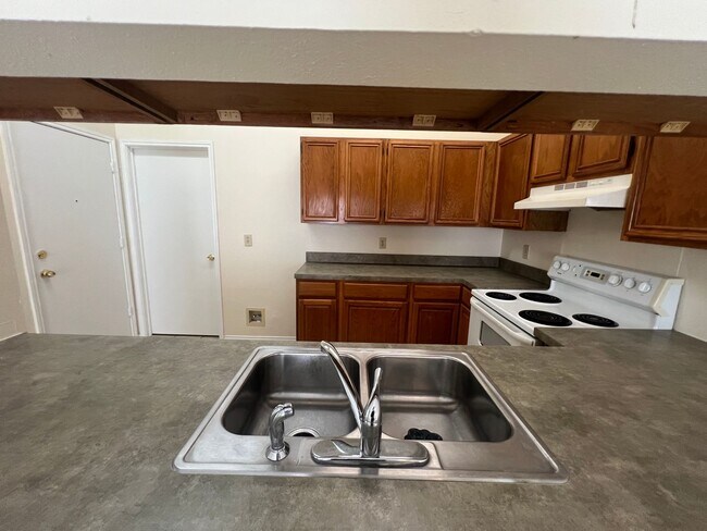 Building Photo - 9951 Echo Plain Dr