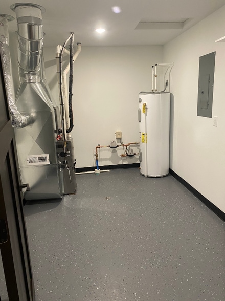 Building Photo - 1013 Royal Blvd