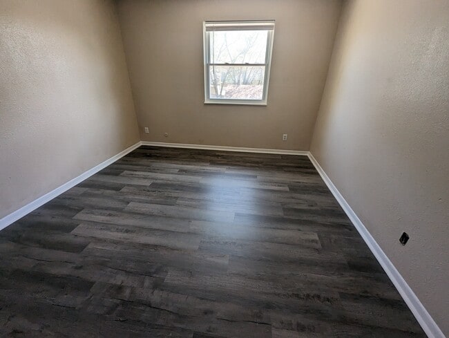 Building Photo - 6228 Robinson St