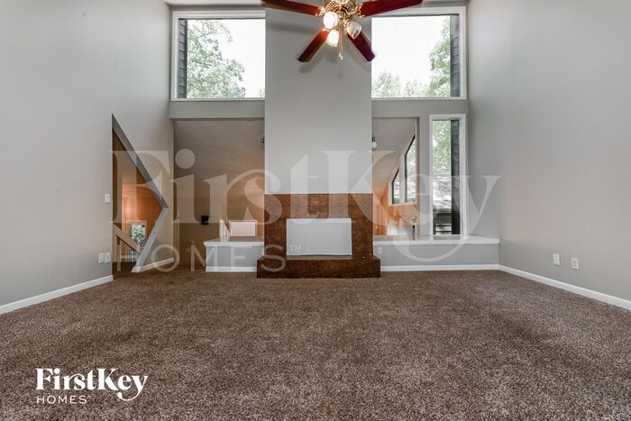 Building Photo - 5309 Golfcrest Cir